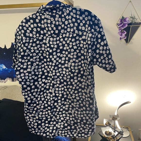 NWOT Floral button down. - Picture 2 of 3